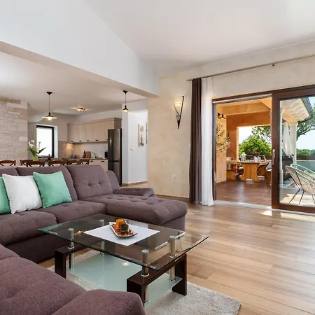 Rotonda Villa *