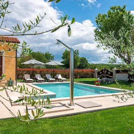 Rotonda Villa *